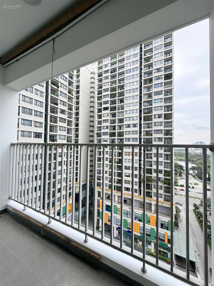 Chính chủ gửi bán ch 2n view hồ toà no3t2  ngoại giao đoàn   0911 632 ***