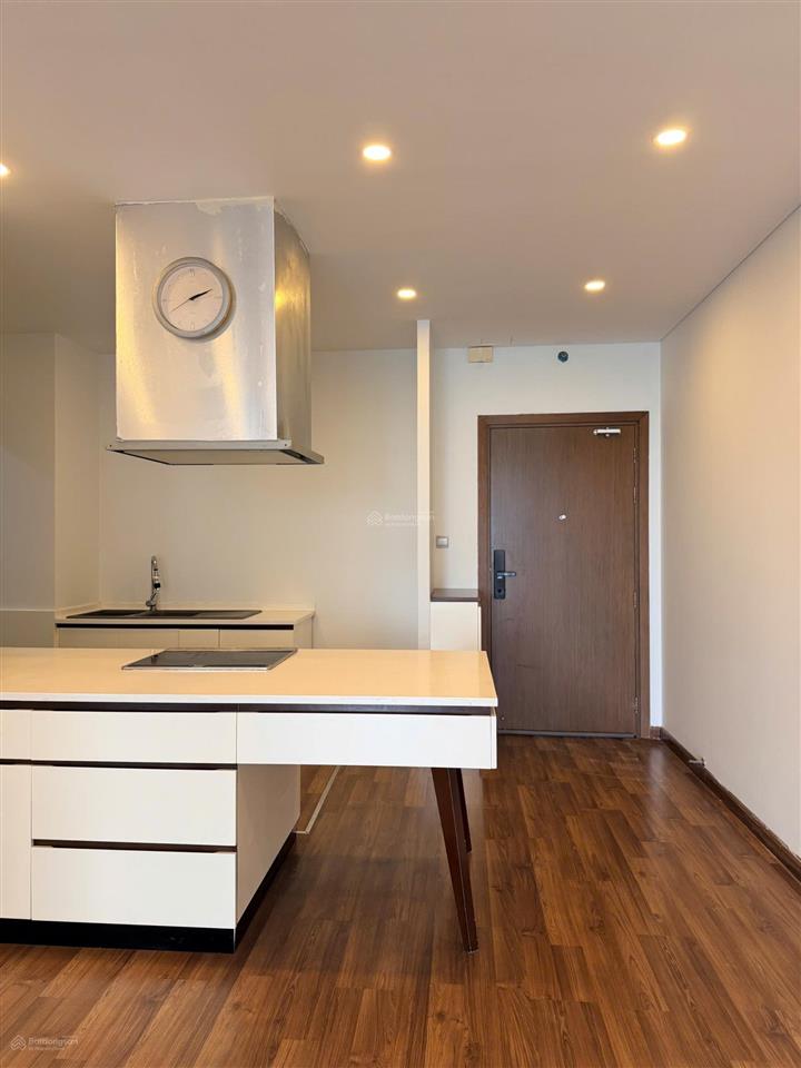 Chính chủ gửi bán ch 2n view hồ toà no3t2  ngoại giao đoàn   0911 632 ***