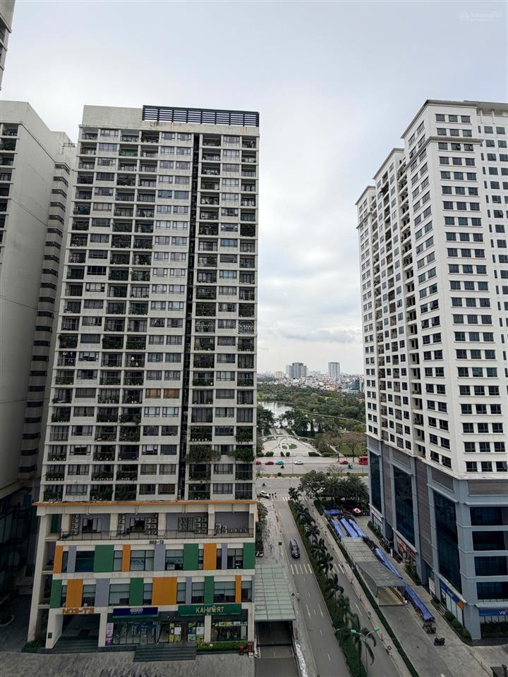 Chính chủ gửi bán ch 2n view hồ toà no3t2  ngoại giao đoàn   0911 632 ***