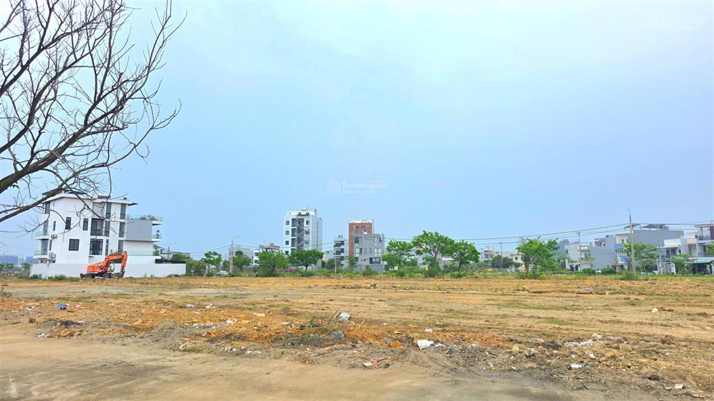 Bán đất mt võ chí công ngang 10m  200m²  vị trí đắc địa kinh doanh đa ngành