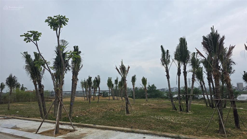 Bán đất mt võ chí công ngang 10m  200m²  vị trí đắc địa kinh doanh đa ngành