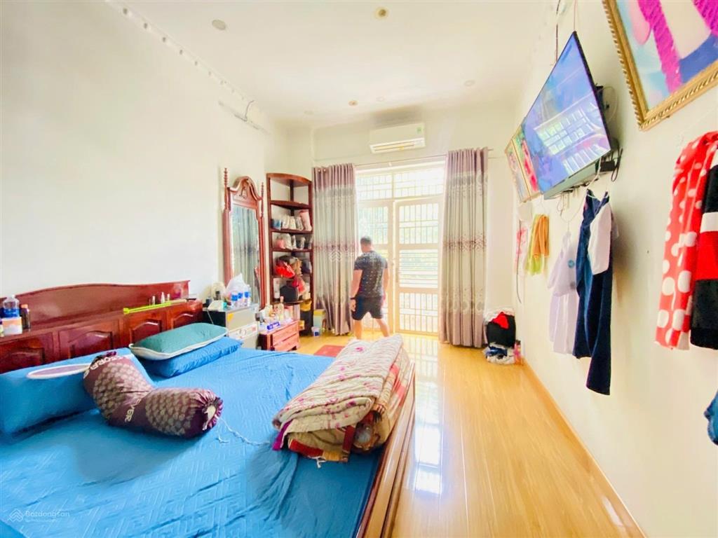 Bán gấp  mặt tiền kinh doanh cực sung gần ubnd tân sơn nhì (mới)  khu vực hiếm bán