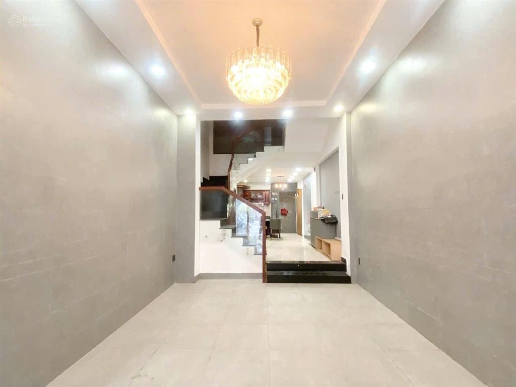 Xe tải né, tân sơn nhì  nguyễn cửu đàm