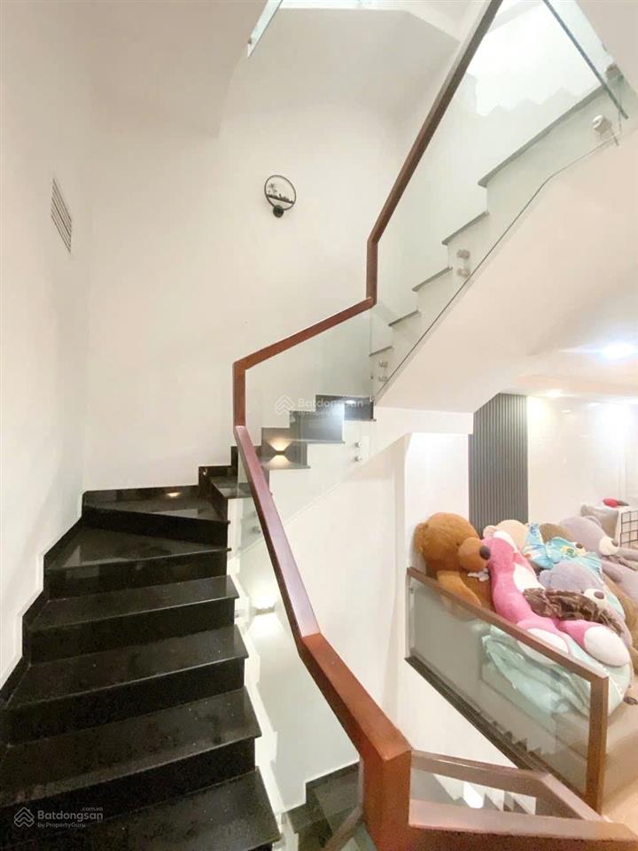 Xe tải né, tân sơn nhì  nguyễn cửu đàm