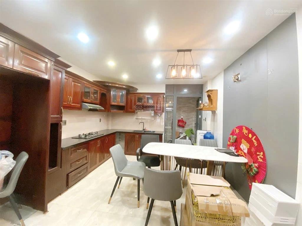 Xe tải né, tân sơn nhì  nguyễn cửu đàm