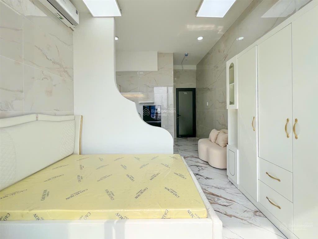 Căn hộ dịch vụ giá rẻ tách bếp, trung tâm q7. gần các trường đại học, lotte mart cầu kênh tẻ