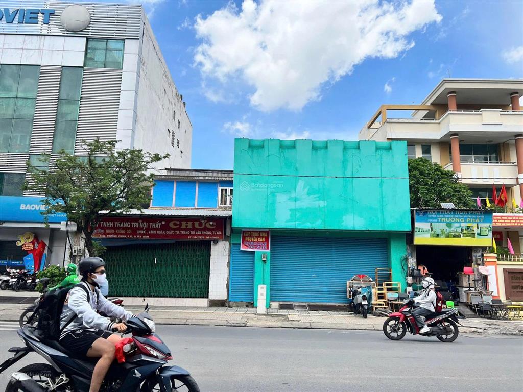 Bán nhà mặt tiền đường trường chinh, tân bình, tphcm.dt 833m, cấp 4, giá rẻ.  096,7876799  vũ