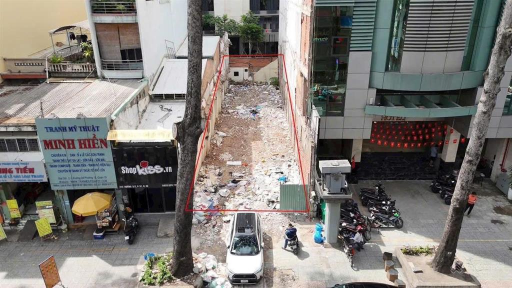 Khuôn đất hiếm mặt tiền 3 tháng 2 ngay hà đô centrosa quận 10  0967 876 ***