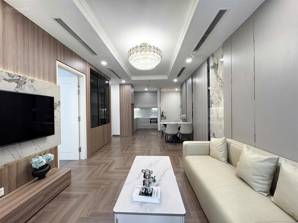 Chủ nhà gửi bán căn hộ luxury p2, thiết kế 2n, 82m2, full đồ nội thất, giá cực tốt, xem là mê