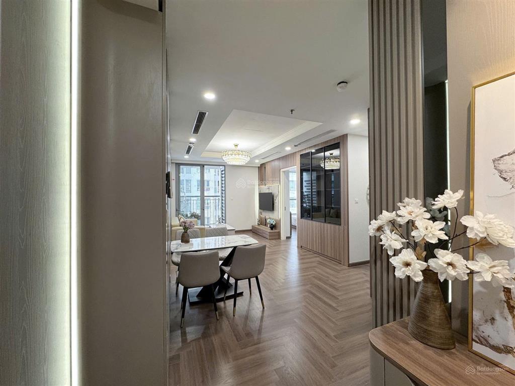 Chủ nhà gửi bán căn hộ luxury p2, thiết kế 2n, 82m2, full đồ nội thất, giá cực tốt, xem là mê