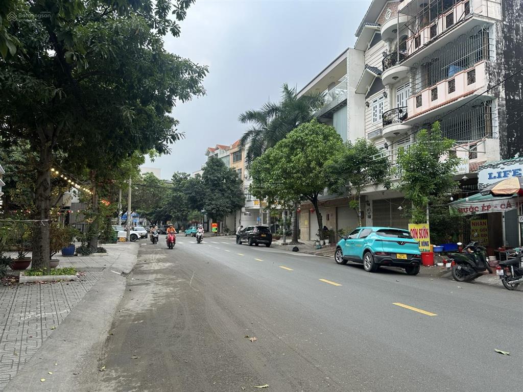 Bán đất khu ao sen tên lửa, mt đường số 32, dt 5 x 20m, 13.5 tỷ. cạnh aeon mall (tín hưng)