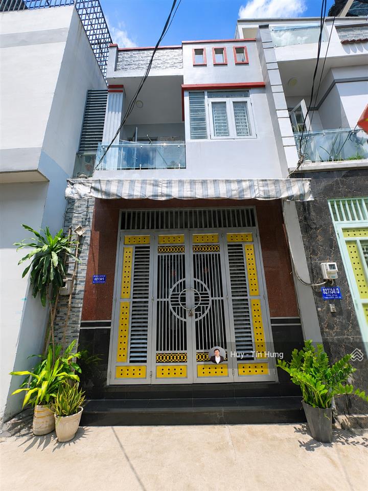 Bán nhà hẻm 827 tỉnh lộ 10, dt 4 x 17m, 2 tấm, 5.8 tỷ. cạnh trường học, gần aeon mall