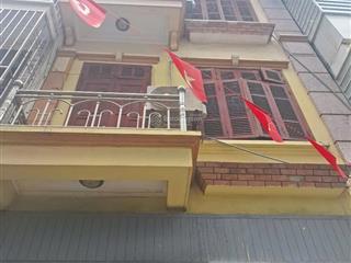 Bán nhà chùa láng, đống đa 39m, 5 tầng, 2 ngõ trước sau, 10m ra ô tô giá 10.6 tỷ