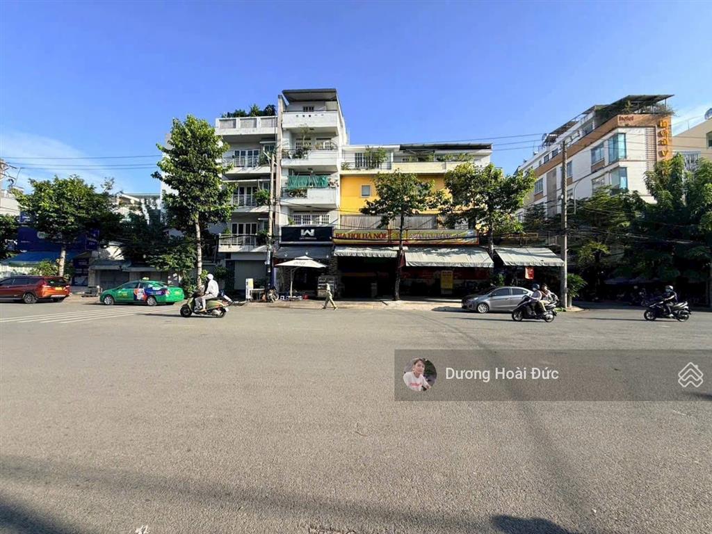  nhà 1 lầu đường 11n  mặt tiền đường rộng 35m khu cxnh quận 7
dt  4m x 23m