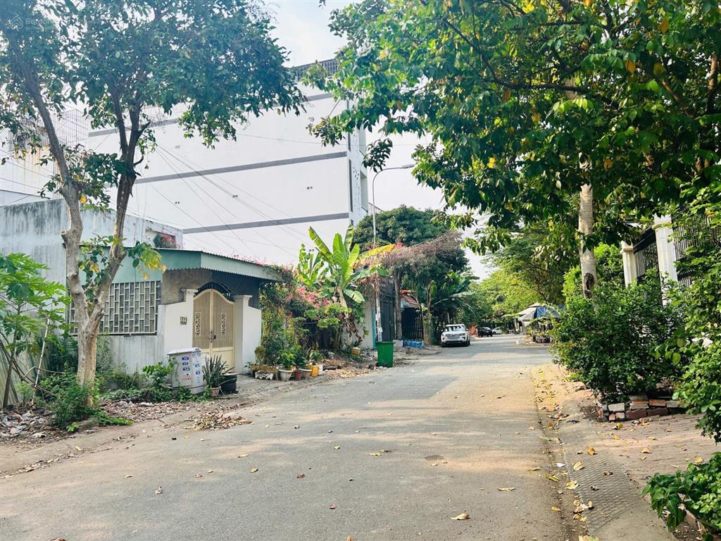 Giá đầu tư! bán đất ngay đường liên phường, diện tích 5x22m, sổ cá nhân. giá bán gấp 10,9 tỷ tl