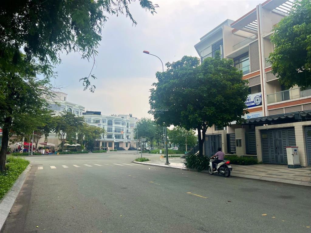 Duy nhất căn nhà phố 5x22m vạn phúc city có thang máy + mặt tiền đường 20m giá chỉ 19,999 tỷ