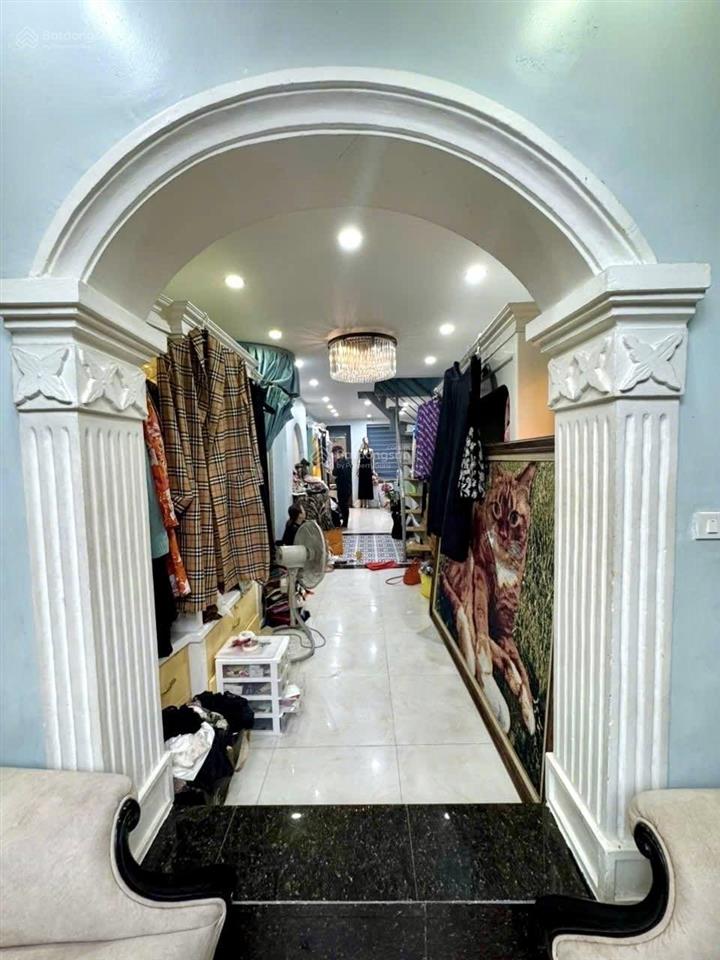 Bán nhà phố nguyễn khuyến 33m2 giá chỉ nhỉnh 5 tỷ