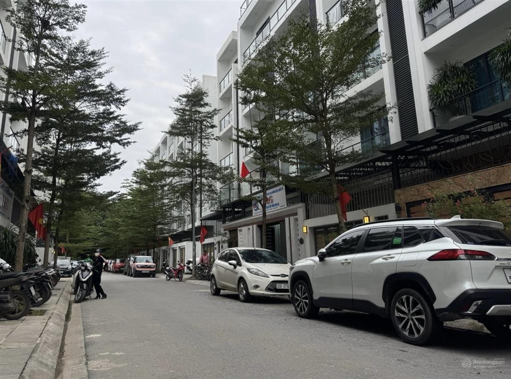 Bán gấp siêu phẩm nhà lk phú diễn hồ tùng mậu bắc từ liêm dt 100m 7t mt 5m kinh doanh giá 39.5tỷ