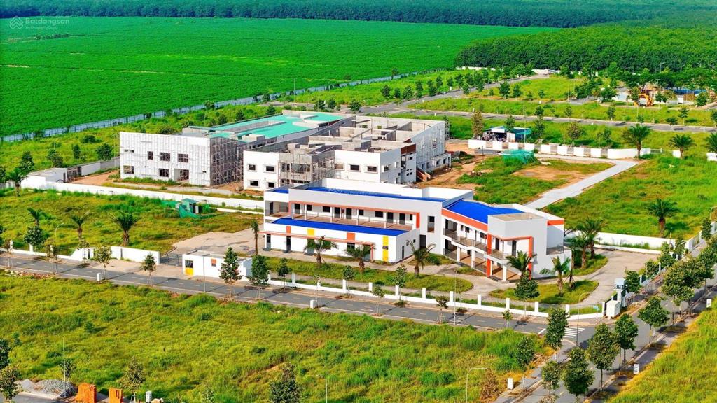 Century city  1 lô sổ sẵn gần công viên lớn, không lỗi phong thủy,giá bán nhanh trong tháng 2ty350