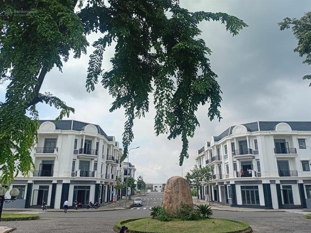 Century city  1 lô sổ sẵn gần công viên lớn, không lỗi phong thủy,giá bán nhanh trong tháng 2ty350