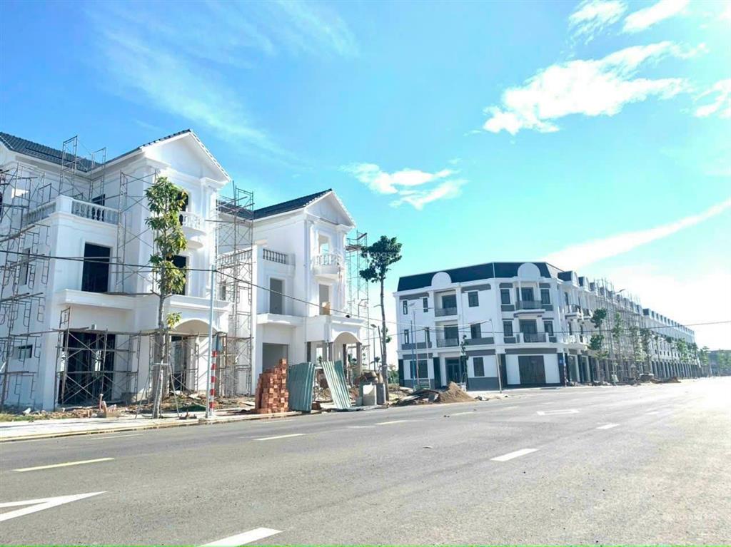 Century city  1 lô sổ sẵn gần công viên lớn, không lỗi phong thủy,giá bán nhanh trong tháng 2ty350