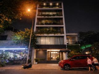 Toà building p.tân sơn nhì gần aeon mall  hầm + 7 tầng + thang máy  nhà đẹp hiện đại, không lỗi !