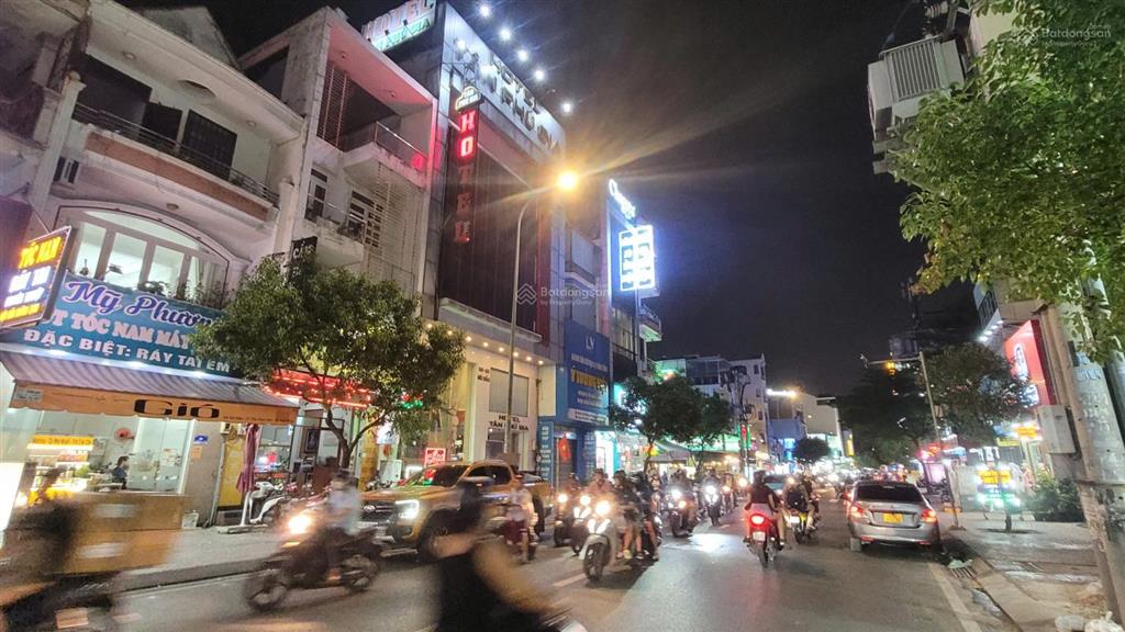 Building 8 tầng dòng tiền 130 triệu. mặt tiền gò dầu gần tân sơn nhì đoạn sung và đẹp nhất đường !