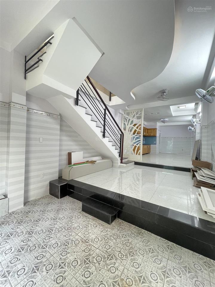 Hẻm vườn lài  chính chủ  4x16  trước cho thuê  mới lấy lại nhà  trệt 2 lầu st
