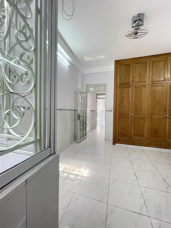 Hẻm vườn lài  chính chủ  4x16  trước cho thuê  mới lấy lại nhà  trệt 2 lầu st