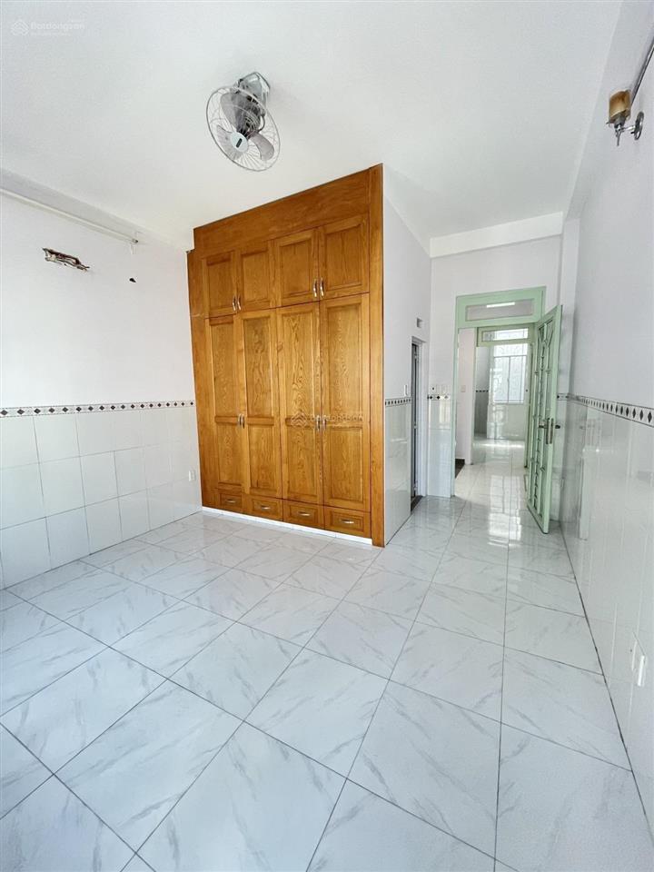 Hẻm vườn lài  chính chủ  4x16  trước cho thuê  mới lấy lại nhà  trệt 2 lầu st