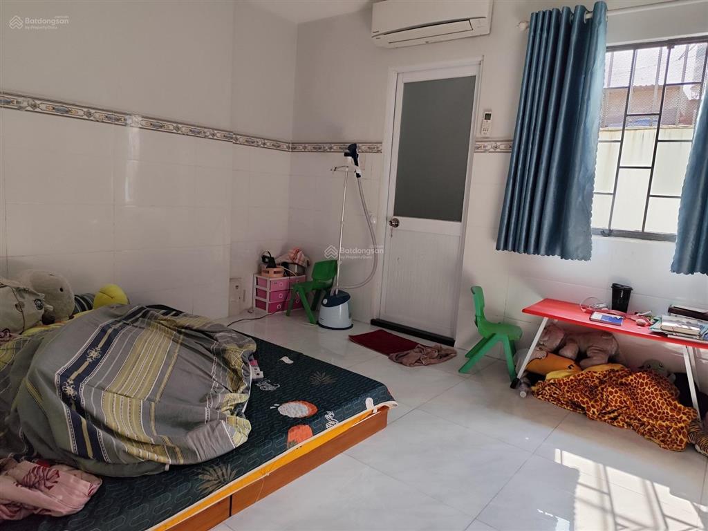 Hẻm tân hương  gần chợ tân hương  4,2x15  chủ cho thuê 12tr  nhà kiên cố còn ở tốt