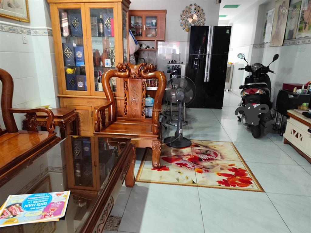 Hẻm tân hương  gần chợ tân hương  4,2x15  chủ cho thuê 12tr  nhà kiên cố còn ở tốt
