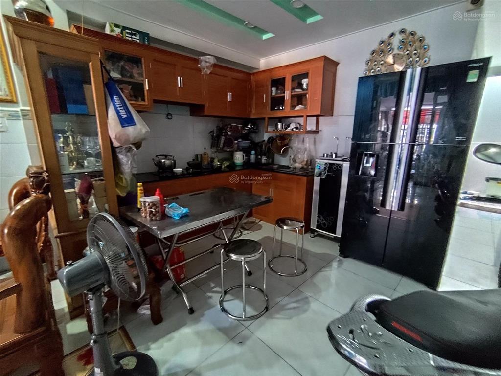 Hẻm tân hương  gần chợ tân hương  4,2x15  chủ cho thuê 12tr  nhà kiên cố còn ở tốt