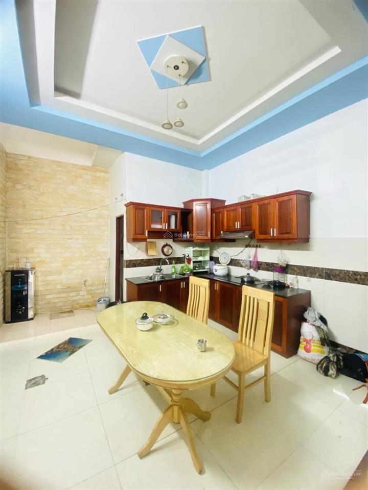 Hẻm tân quý  gần aeon  chính chủ đang ở  4,2x15,5  sổ vuông a4  3 tầng