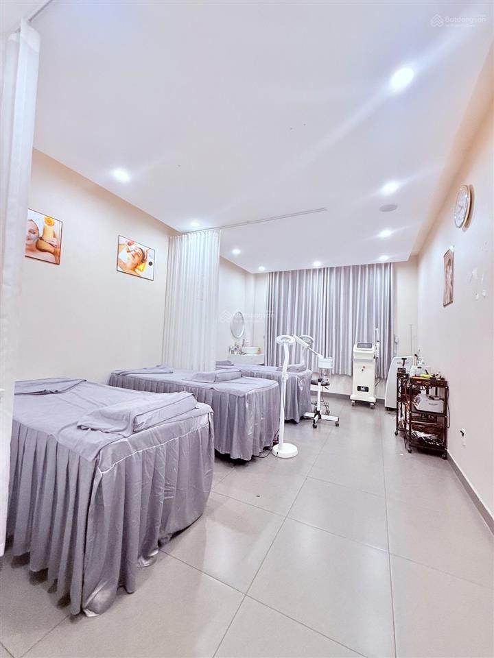 Trịnh đình trọng  5 tầng  8x23m  thang máy  12p chdv  dtsd 800m2  đường 12m
