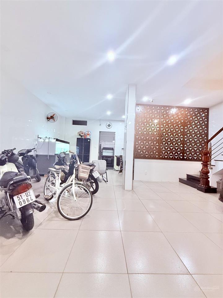 Trịnh đình trọng  5 tầng  8x23m  thang máy  12p chdv  dtsd 800m2  đường 12m