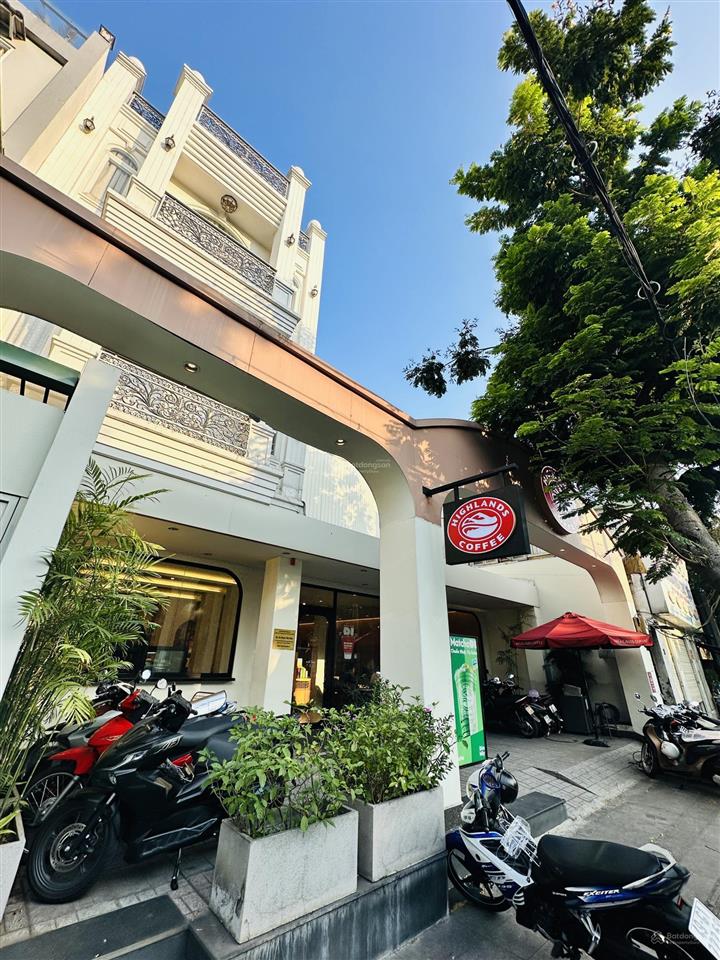 Mặt tiền kênh tân hoá  cho highland thuê 91tr/th  222m2 công nhận đủ  ngang gần 15m