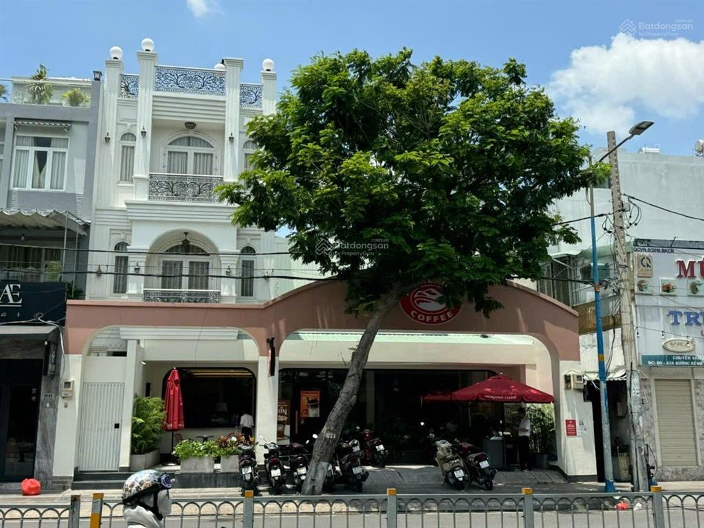 Mặt tiền kênh tân hoá  cho highland thuê 91tr/th  222m2 công nhận đủ  ngang gần 15m