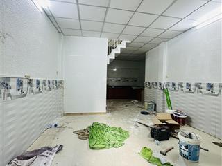 Hẻm âu cơ  sát tân bình  gần mặt tiền  2tầng  2pn  ở ngay  chủ đang sơn phết mới tinh