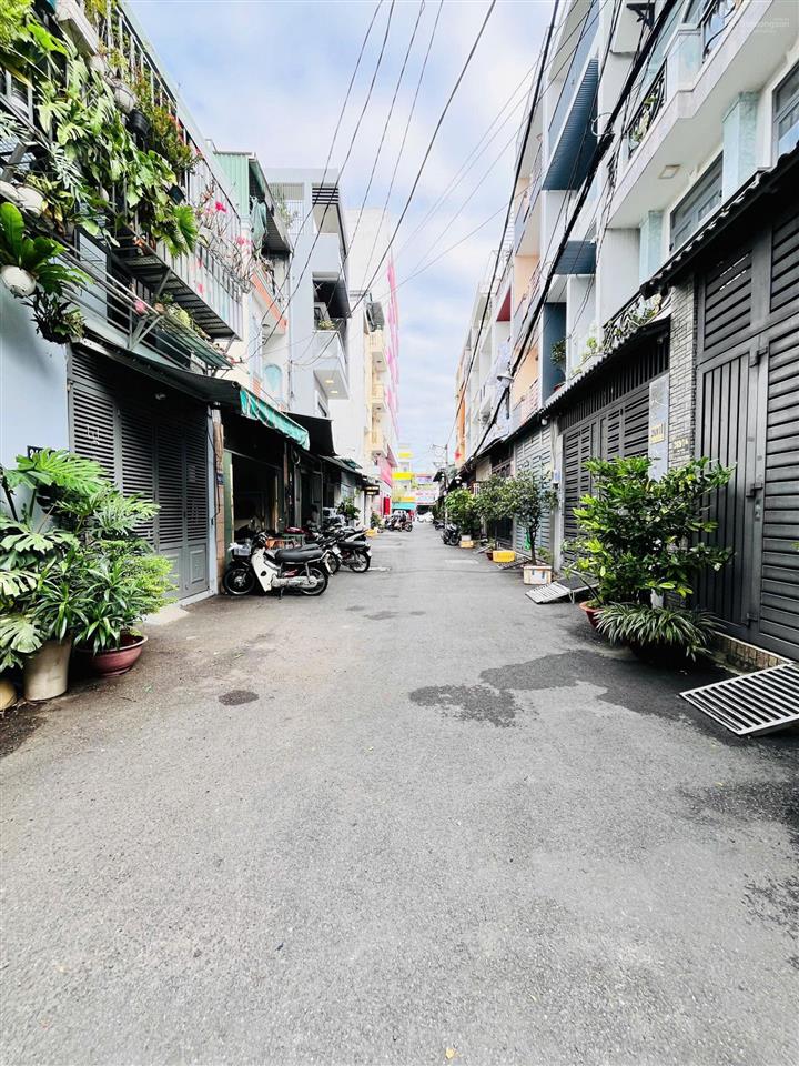 Hạ giá 500tr bán gấp nhà ngang lớn gò dầu (6mx15.5m), hẻm xe tải 6m