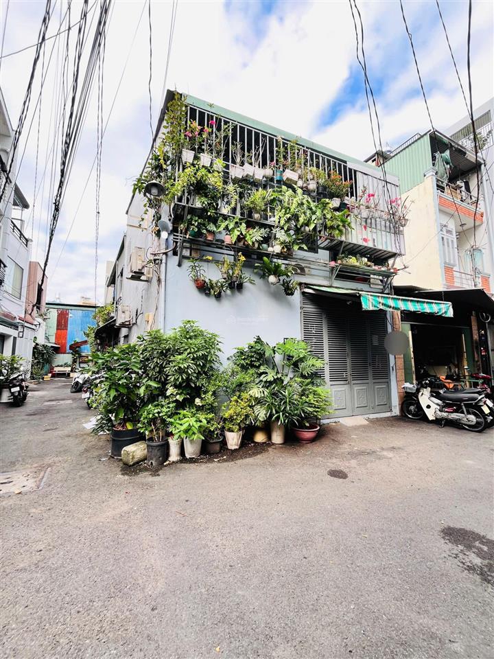 Hạ giá 500tr bán gấp nhà ngang lớn gò dầu (6mx15.5m), hẻm xe tải 6m