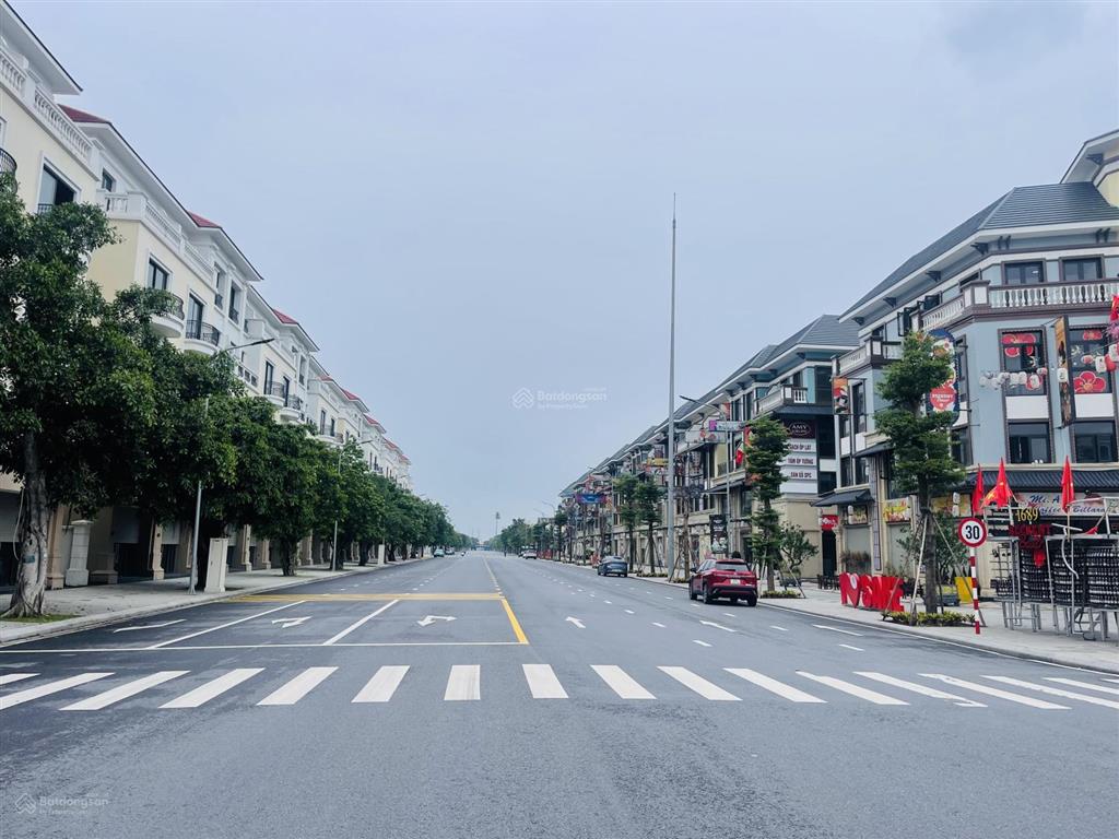Shophouse đường đại dương 80 m2 giá 12 tỷ đối diện 10 tòa chung cư mặt đường 30m, hướng đông nam