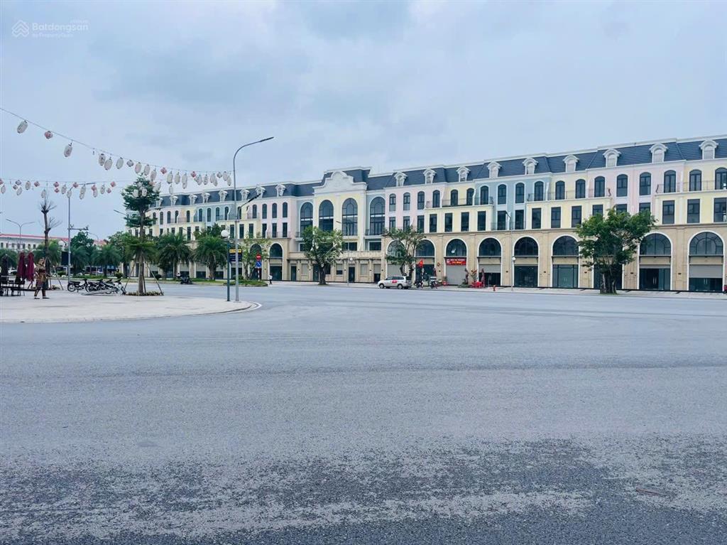Shophouse đường đại dương 80 m2 giá 12 tỷ đối diện 10 tòa chung cư mặt đường 30m, hướng đông nam