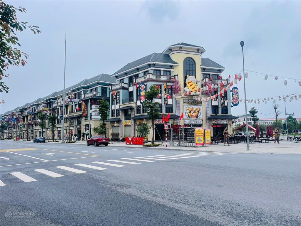 Shophouse đường đại dương 80 m2 giá 12 tỷ đối diện 10 tòa chung cư mặt đường 30m, hướng đông nam