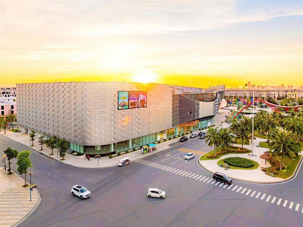 Shophouse đường đại dương 80 m2 giá 12 tỷ đối diện 10 tòa chung cư mặt đường 30m, hướng đông nam