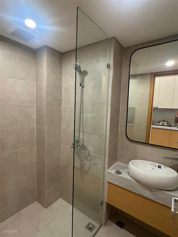 Chính chủ cho thuê căn studio tòa a8 view nhạc nước, pháo hoa vào ở ngay