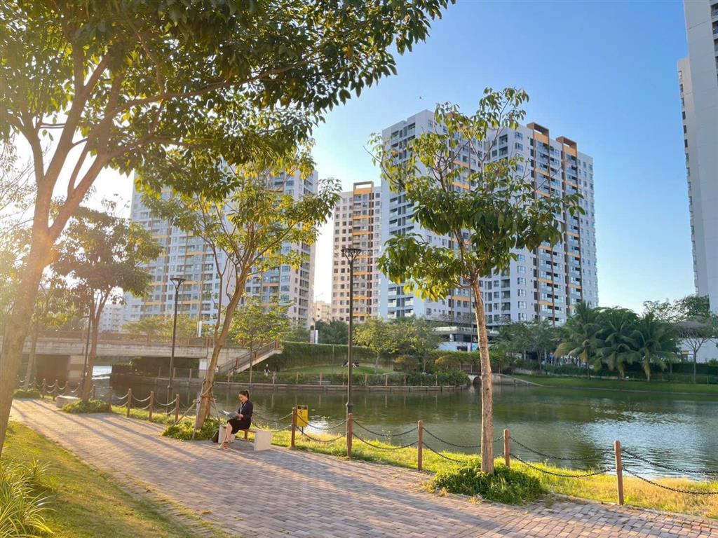 Cần bán căn 78m2 mp678 giá tốt thị trường đã có sổ hồng view kenh đào đẹp nhất dự án