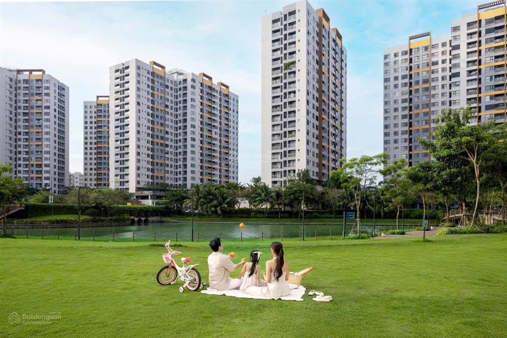 Cần bán căn 78m2 mp678 giá tốt thị trường đã có sổ hồng view kenh đào đẹp nhất dự án