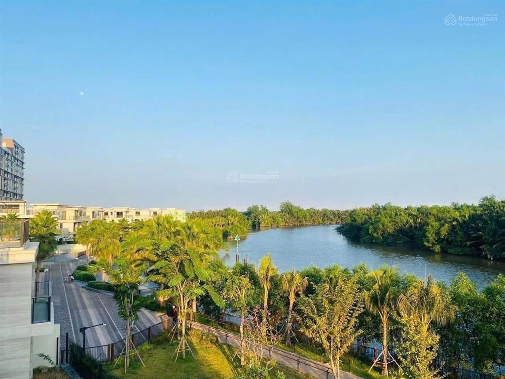 Chính chủ cần bán căn hộ sân vườn 85m2 tòa panorama đã có sổ hồng giá tốt thị trường nhà mới