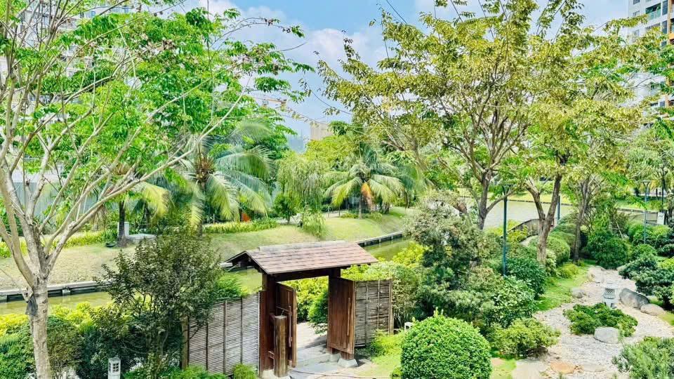 Cần bán căn 60m2 tòa panorama đã có sổ hồng nhà mới sẵn pass xem nhà giá 3,970 tỷ bao gồm thuế phí